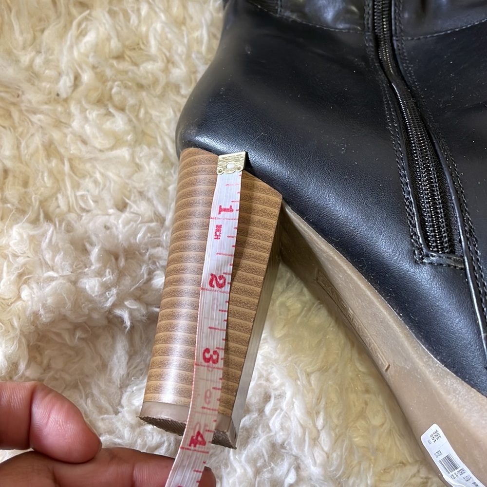 Boots - Picture 4 of 6